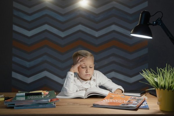 Éclairez vos lectures avec une lampe de lecture rgb innovante